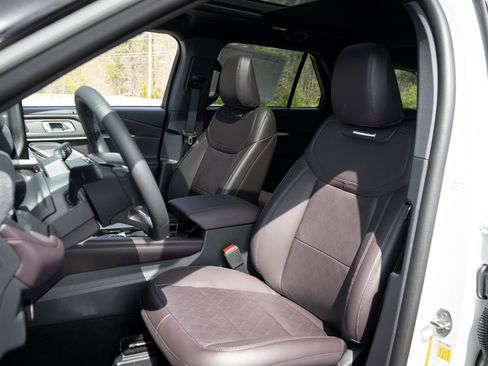 New 2026 Ford Explorer Platinum image 25