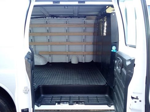 Used 2025 GMC Savana 2500 w/ Driver Convenience Package RWD image 8