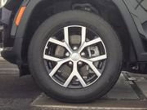 Used 2025 Jeep Grand Cherokee L Limited image 5