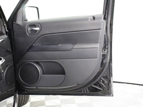 Used 2016 Jeep Patriot Sport w/ Power Value Group FWD image 19
