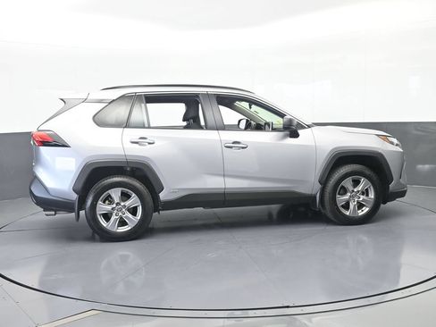 Used 2024 Toyota RAV4 LE AWD/4WD image 7