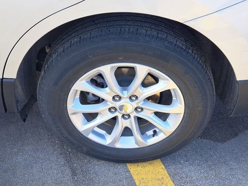 Used 2021 Chevrolet Equinox LT image 26