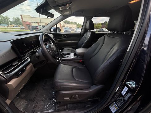 Used 2026 Kia Carnival FWD image 29