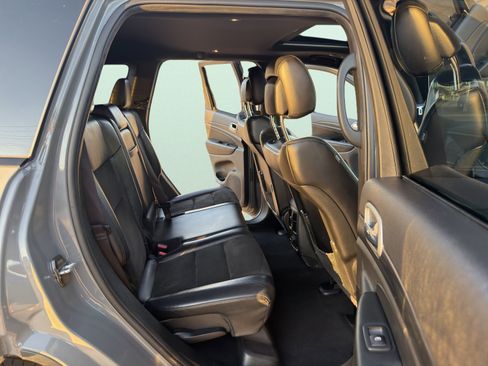 Used 2020 Jeep Grand Cherokee Altitude image 25