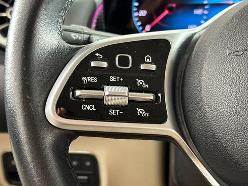 Certified 2022 Mercedes-Benz GLB 250 4MATIC image 28