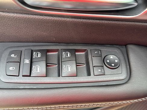 New 2026 Chrysler Pacifica Select image 18