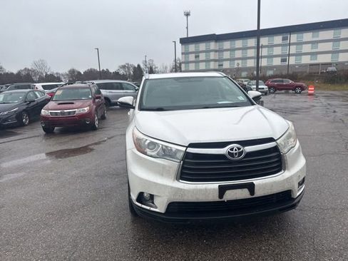 Used 2014 Toyota Highlander Limited image 10