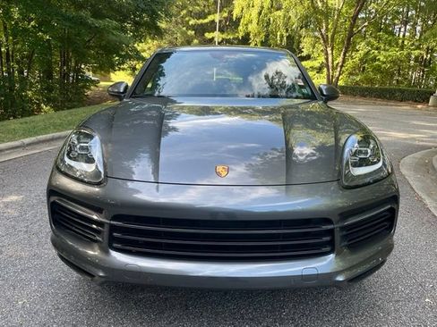 Used 2023 Porsche Cayenne Platinum Edition AWD/4WD image 3