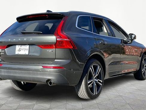 Used 2018 Volvo XC60 T5 Momentum w/ Convenience Package image 5