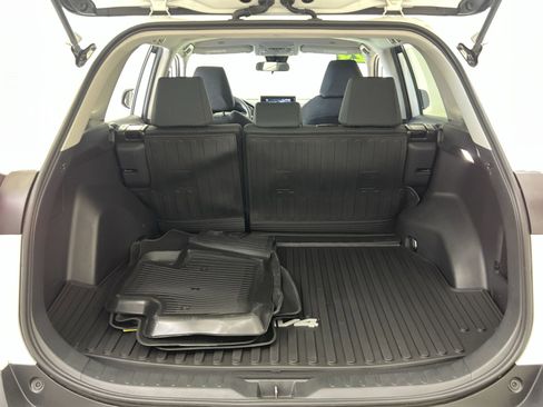 Used 2024 Toyota RAV4 LE AWD/4WD image 25