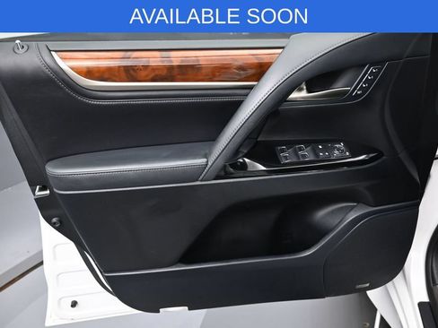 Used 2016 Lexus LX 570 4WD w/ Luxury Package image 11