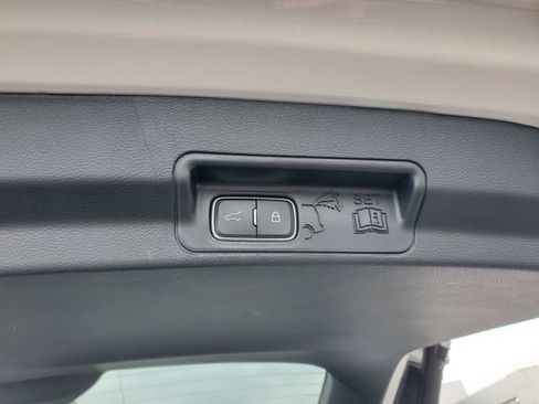 Used 2024 Ford Explorer XLT w/ Equipment Group 202A AWD/4WD image 30