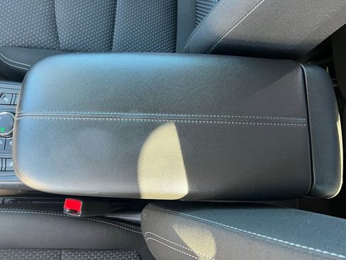 Used 2023 GMC Terrain SLE w/ Driver Convenience Package image 31