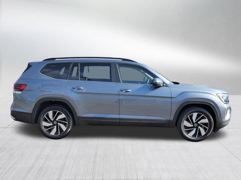 Used 2024 Volkswagen Atlas SE AWD/4WD image 8