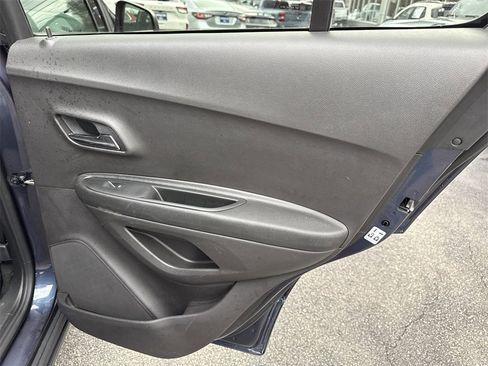 Used 2018 Chevrolet Trax Premier image 32