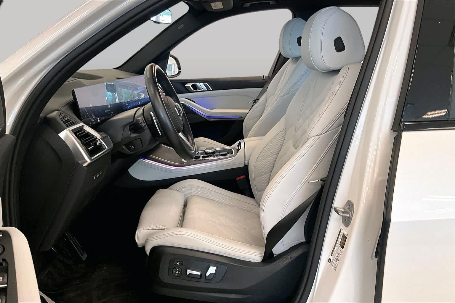 Used 2024 BMW X5 sDrive40i w/ M Sport Package RWD image 7