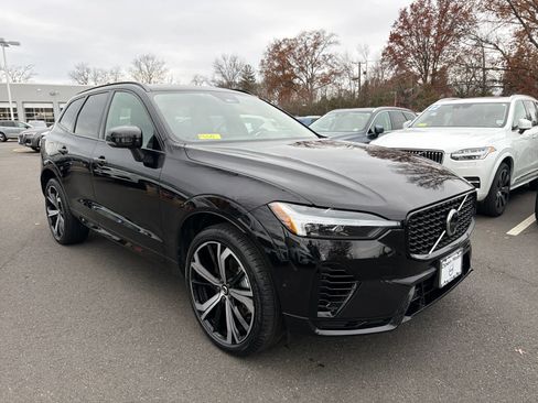 Certified 2024 Volvo XC60 T8 Ultimate w/ Protection Package Premier image 11