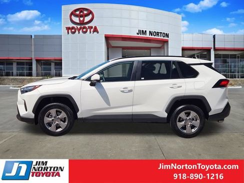 Used 2025 Toyota RAV4 XLE FWD image 4