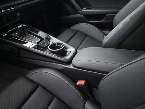 Certified 2026 Porsche 911 Carrera GTS RWD image 21