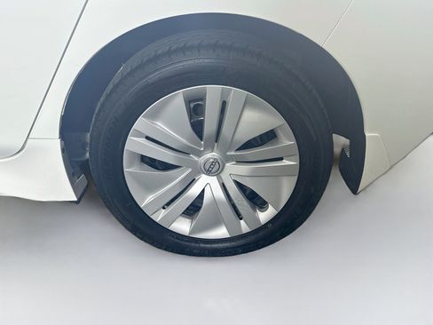 Used 2024 Nissan Leaf S FWD image 11