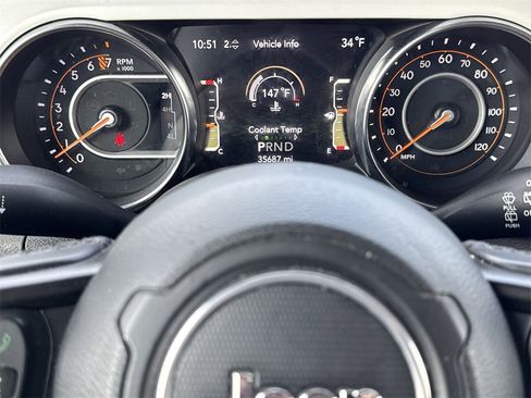 Used 2021 Jeep Wrangler Unlimited Islander image 12