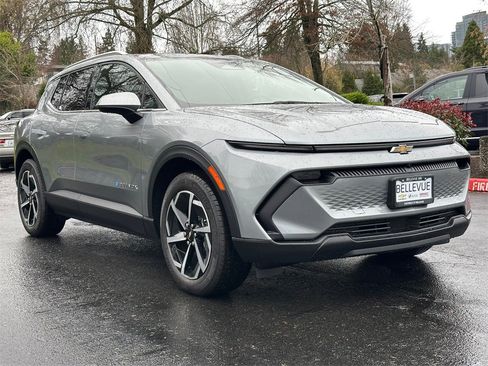 New 2026 Chevrolet Equinox EV LT image 7