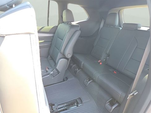 New 2026 Buick Enclave Sport Touring w/ LPO, Floor Liner Package image 9