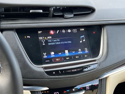 Used 2017 Cadillac XT5 Luxury w/ LPO, Wheel Lock Package image 16