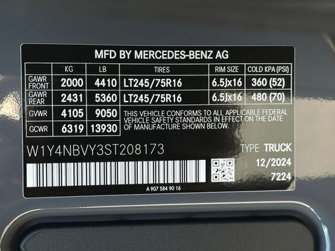 Used 2025 Mercedes-Benz Sprinter 2500 image 34