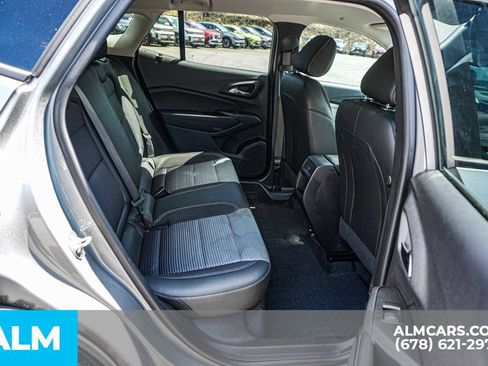 Used 2025 Chevrolet Trax LT FWD image 21