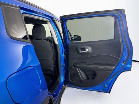Used 2018 Jeep Compass Sport FWD image 27