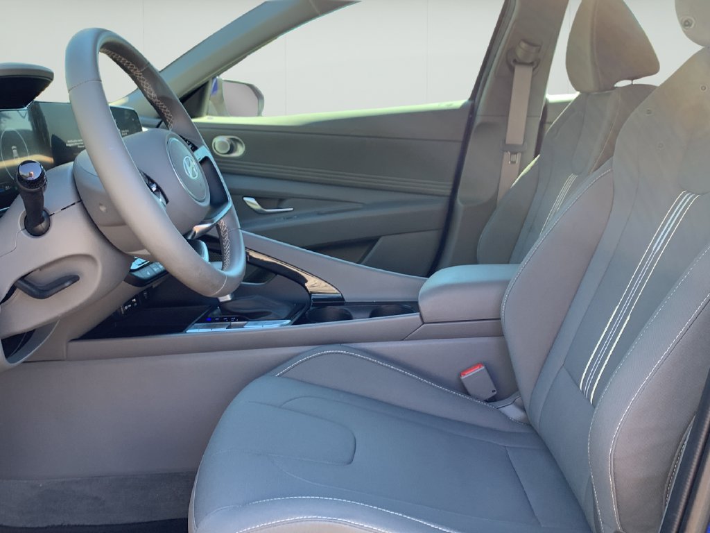 Certified 2024 Hyundai Elantra SEL w/ Convenience Package FWD image 14