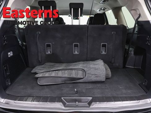 Used 2023 Subaru Ascent Premium w/ Convenience Package AWD/4WD image 9