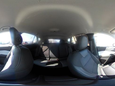 Used 2025 Chevrolet Trax LT w/ LT Convenience Package image 41