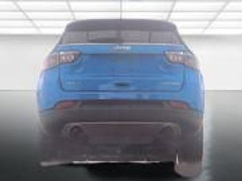 Used 2023 Jeep Compass Limited image 14