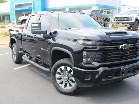 Used 2025 Chevrolet Silverado 2500 Custom w/ Custom Value Package AWD/4WD image 2