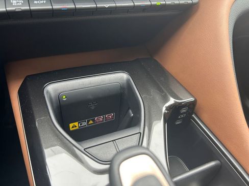 Used 2025 Toyota Crown Signia AWD/4WD image 33