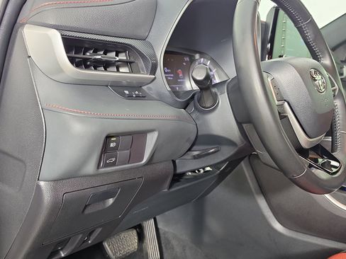 Used 2022 Toyota Highlander XSE FWD image 20