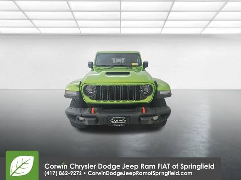 Used 2025 Jeep Gladiator Mojave image 3