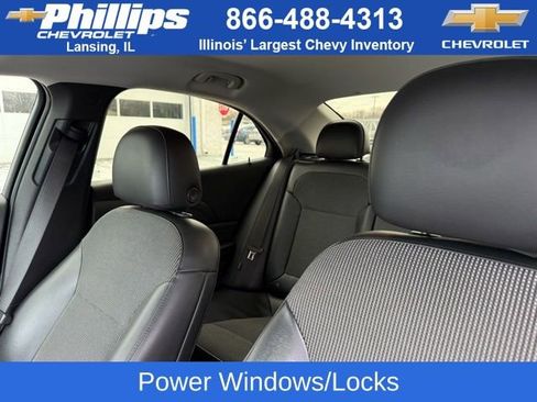 Used 2015 Chevrolet Malibu LT image 8