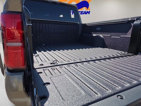 New 2026 Toyota Tacoma TRD Off-Road AWD/4WD image 13