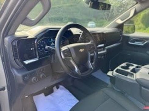 Used 2023 Chevrolet Silverado 1500 LT w/ Protection Package RWD image 18