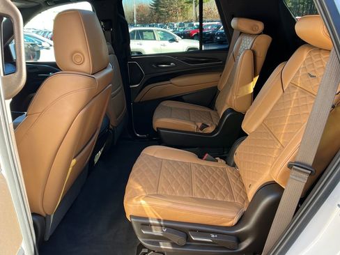 Used 2021 Cadillac Escalade Premium Luxury w/ Performance Package image 22