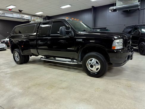 Used 2002 Ford F350 Lariat image 2