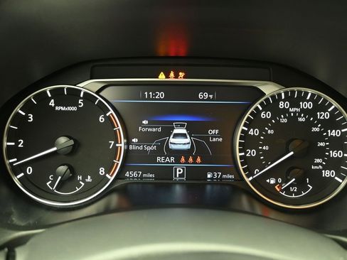 Used 2024 Nissan Altima 2.0 SR FWD image 14
