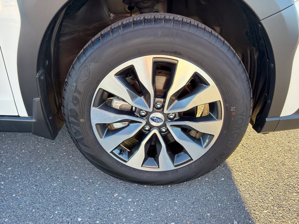 Certified 2025 Subaru Outback Limited AWD/4WD image 10