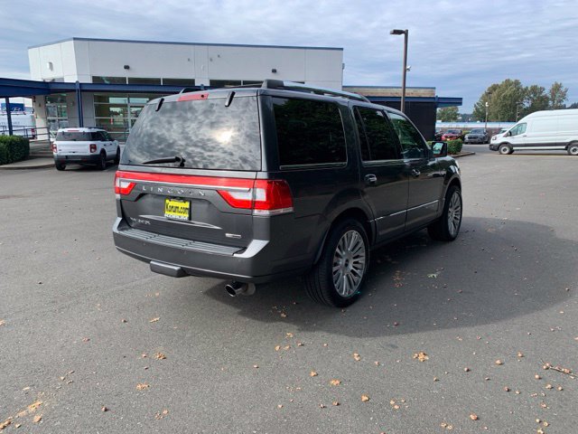 Used 2015 Lincoln Navigator 4WD image 6