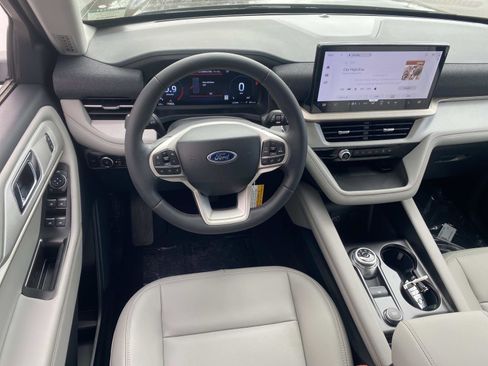 New 2026 Ford Explorer Active w/ Active Comfort Package image 12