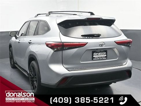 Used 2021 Toyota Highlander XLE image 4