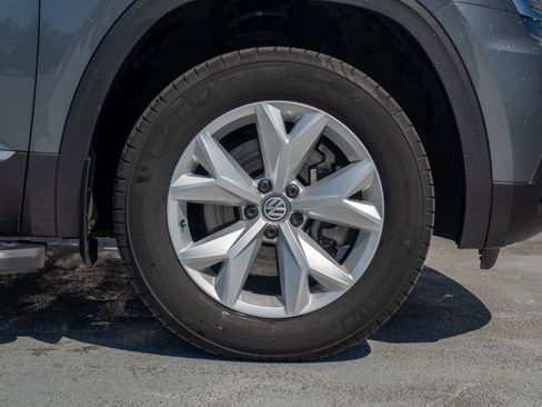 Used 2018 Volkswagen Atlas SEL AWD/4WD image 3